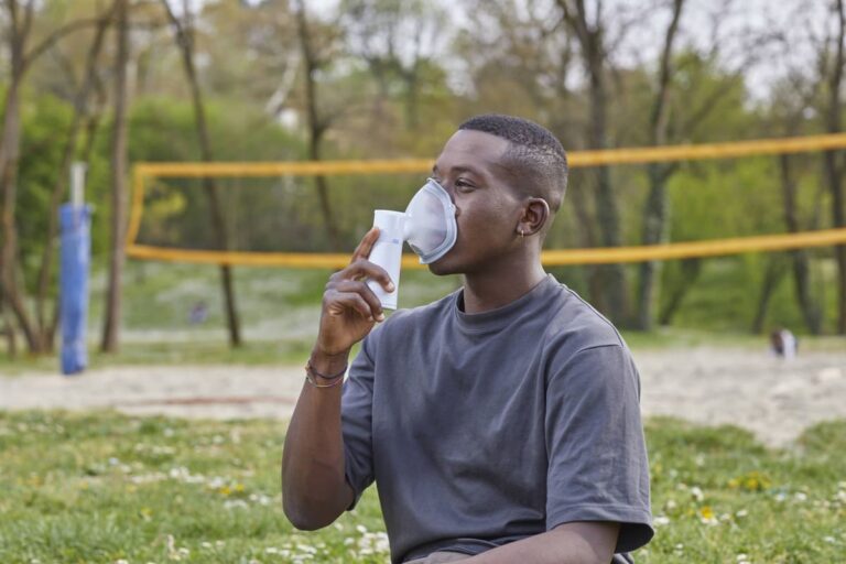 soorten inhalatoren zijn poederinhalator, dosisaerosol, puffer, vernevelaar bij astma of COPD